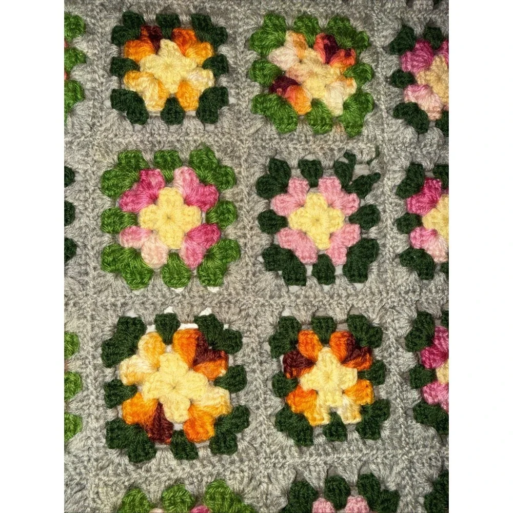 Vtg 70's Handmade Granny Square Afghan Crochet Lap Throw Baby Blanket 48X34